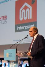 ΤΡΙΠΛΗ ΒΡΑΒΕΥΣΗ